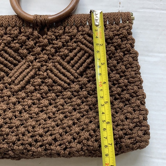 Brown crochet small wood ring handle purse - Picture 10 of 11